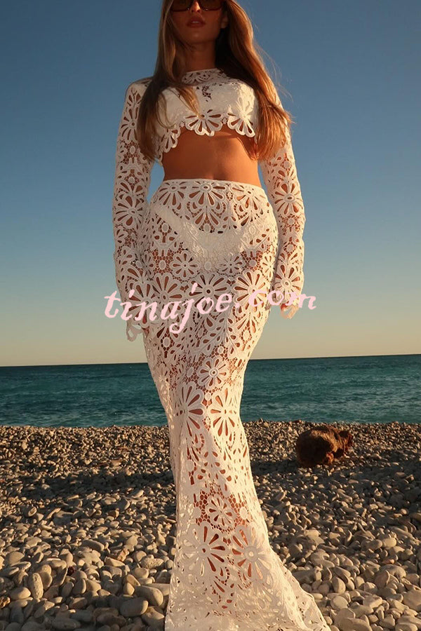 Balmy Summers Crochet Lace Floral Pattern Long Sleeve Crop Vacation Top