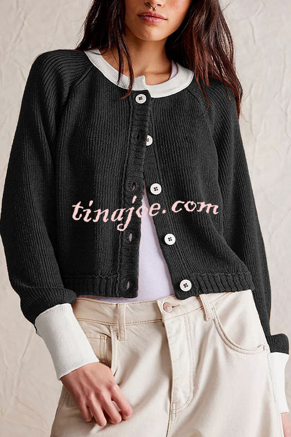 Stylish Contrasting Crew Neck Buttoned Knitted Cardigan