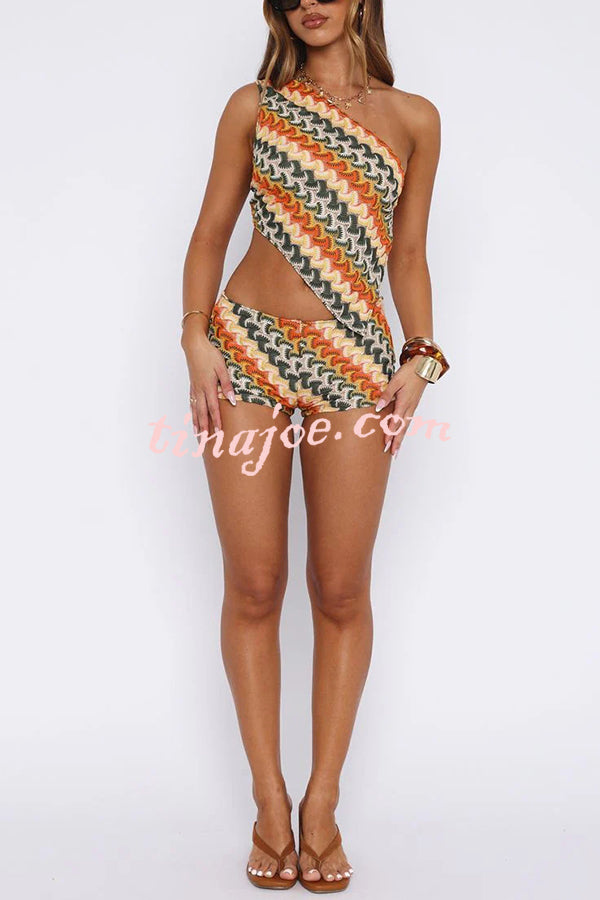 Colorful Zigzag Pattern Sexy One Shoulder Halter Top and Lace Resort Shorts Set